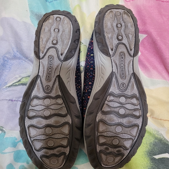 SKETCHERS MEMORY FOAM SHOES - Picture 4 of 5